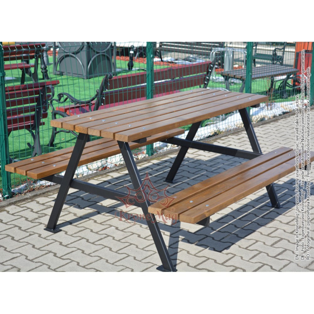 Sitzbänke und Tische für Außenbereich BRATISLAVA :: KroneMag